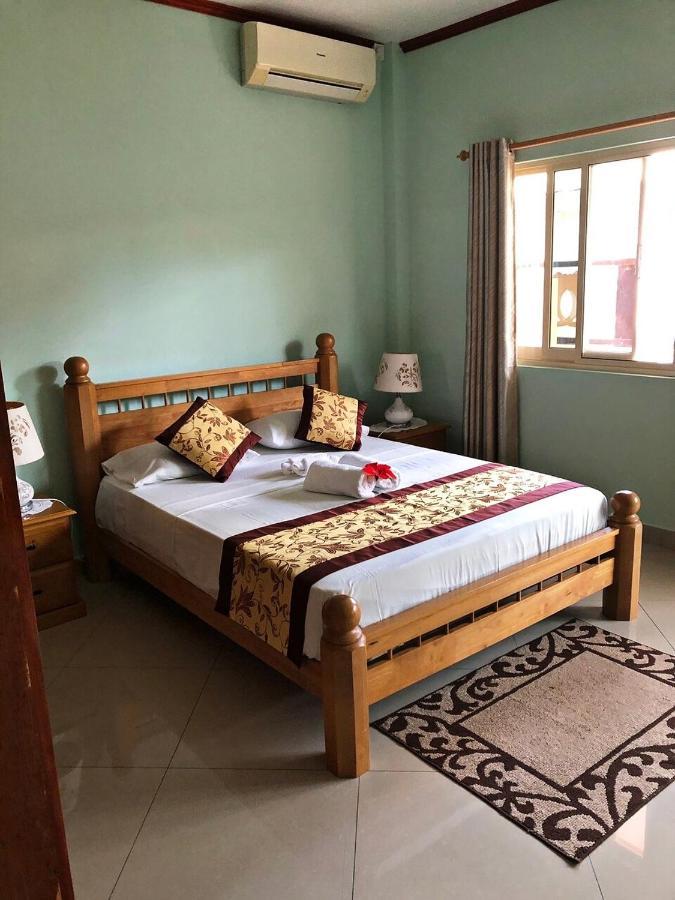 Le Cadillac Bungalow Pondicherry Exterior photo