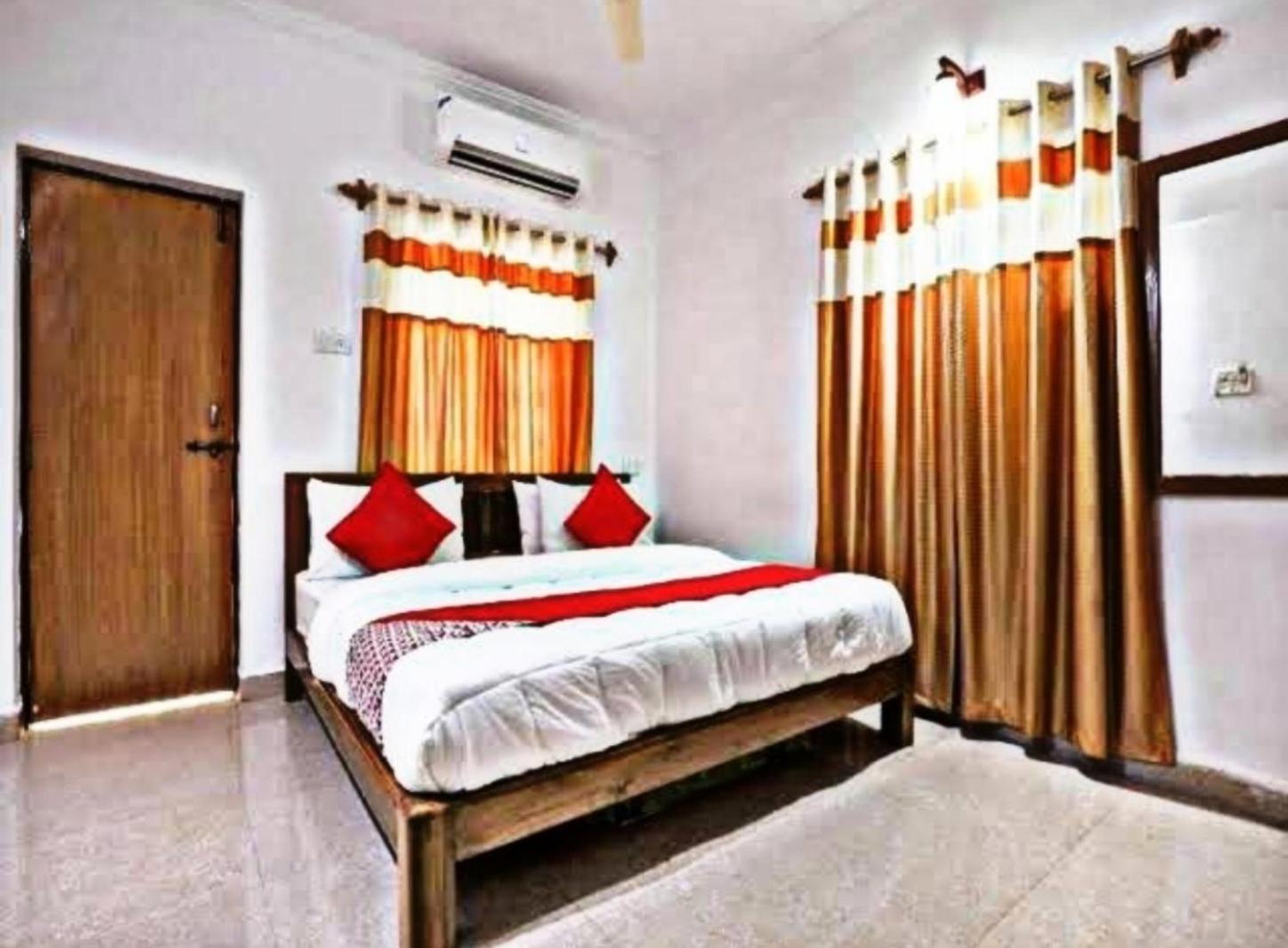 Le Cadillac Bungalow Pondicherry Exterior photo