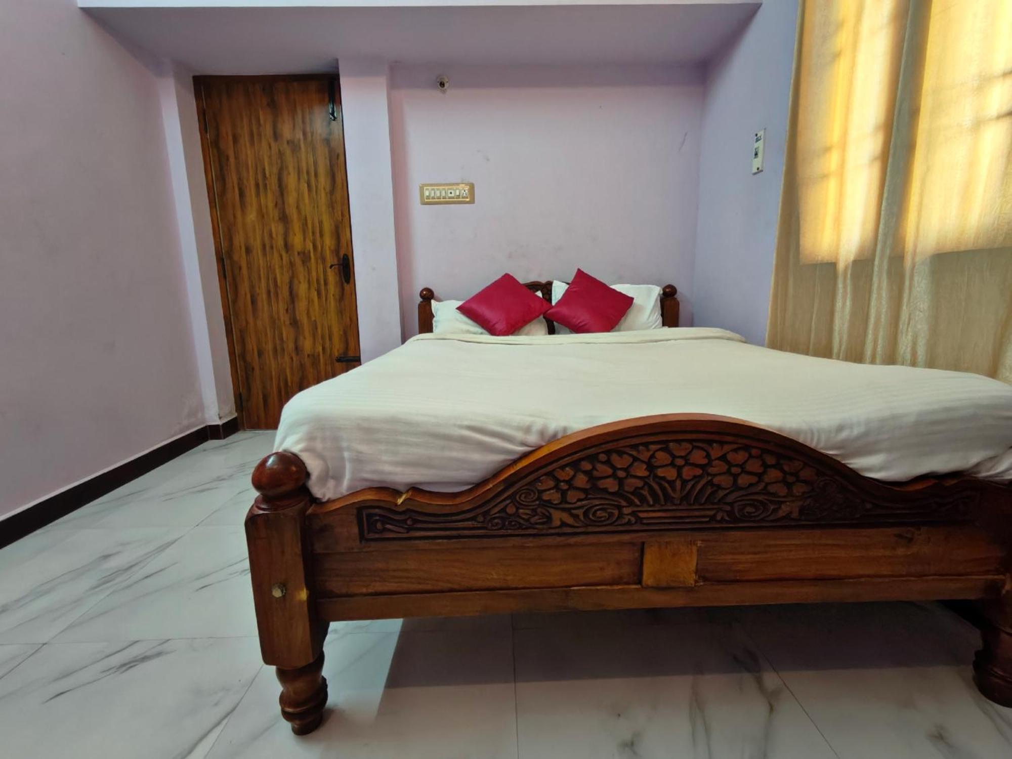 Le Cadillac Bungalow Pondicherry Exterior photo